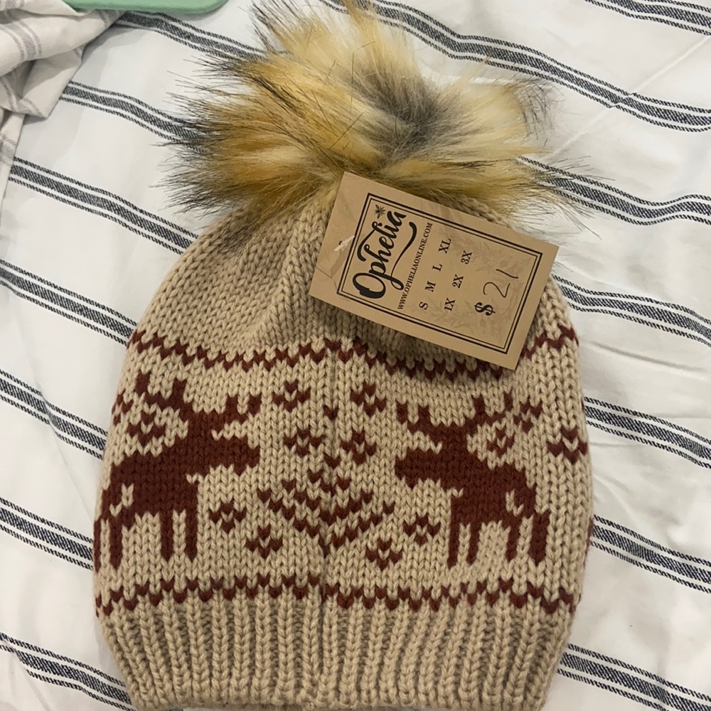 NWT beanie. L&B brand